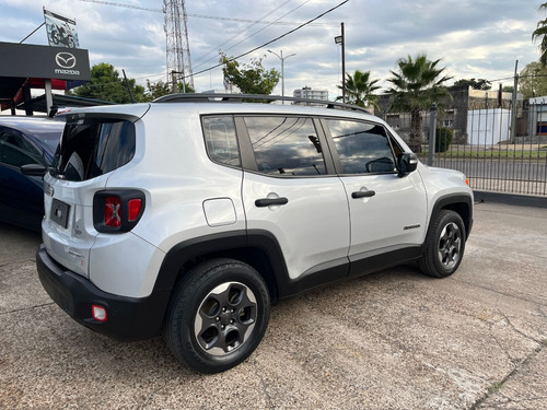 Imagen 4 de 9 de Jeep Renegade