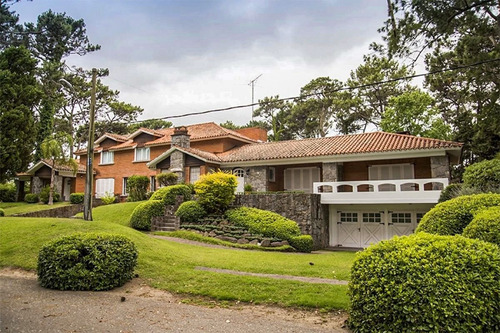 Casa 6 Dormitorios En Playa Brava, Punta Del Este