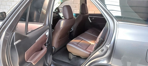 Imagen 11 de 15 de Toyota Sw4 2018 2.8 Srx 177cv 4x4 7as At