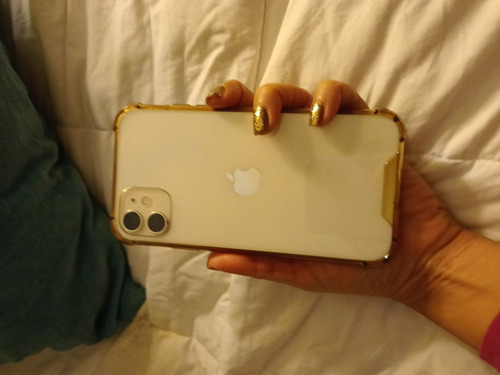 Hermoso Celular iPhone 11 Con Cargador (Usado)