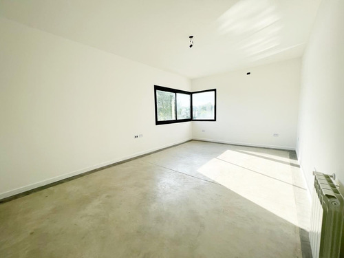 Imagen 28 de 30 de Casa En Venta En El Canton Barrio Norte A Laguna Con Pileta