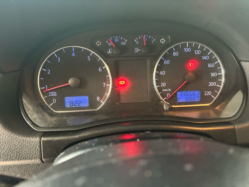 Volkswagen Polo Sedan 1.6 Vht Total Flex 4p