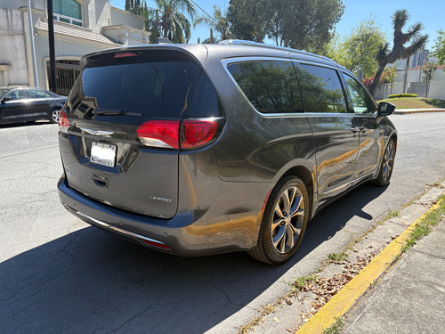 Chrysler Pacifica Limited Platinum
