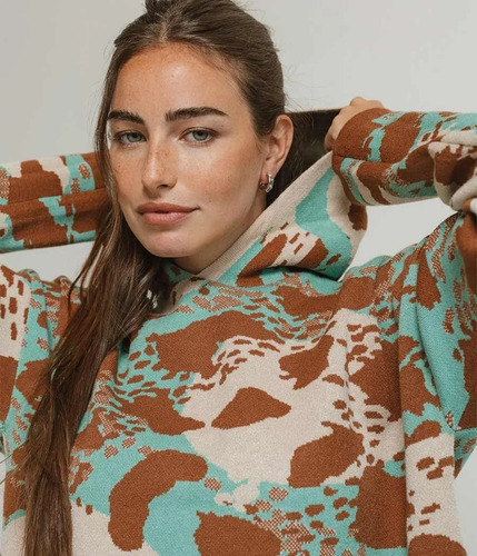 Sweater Con Capucha Doble Tejido De Bremer - Albania