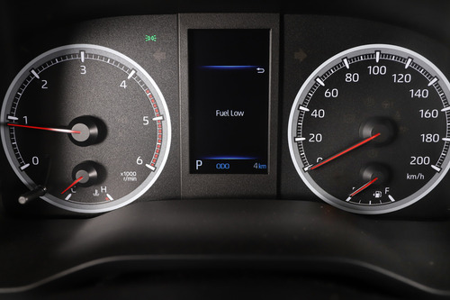 Toyota Hiace 2.8 Tdi Furgón 6at L2h2 3a 5p