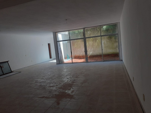 Local En Venta Zona Peninsula- Ref: 3866
