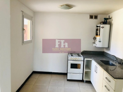 Imagen 3 de 22 de Fh Ph En Duplex Primer Piso Por Escalera, Impecable.