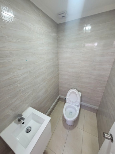 Local Comercial En Arriendo - Av. Francisco Bilbao - Piso 1