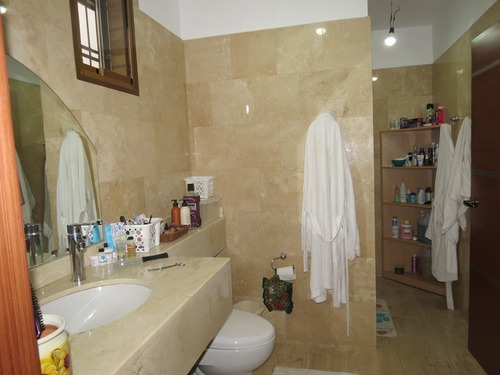 Lujosa Casa En Venta Parque El Retiro, San Antoniode Los Altos.