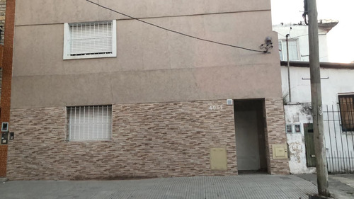 Departamento En Venta En La Calle Tres De Febrero, Caseros.