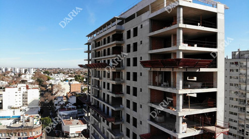 Yrigoyen Blvd · 4 Amb, Terraza 35 M2 ·