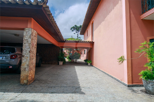 Imagem 3 de 30 de Sobrado Isolado Estilo Fazenda - Reo646659