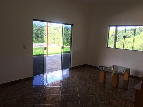 Chácara Em Caxambu Com 1500 M2 , Casa Com Ótimo Acabamento , Bela Vista , 8 Klm De Caxambu , Piscina. - 1039