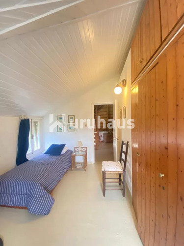 Chalet Sobre El Arroyo De La Barra