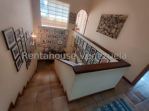 Casa En Esquina Que Combina Comodidad Y Ubicación Privilegiada Trigal Centro 25-6231