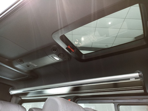 Imagem 2 de 11 de Mercedes-benz Van 16 Lugares Luxo Teto Alto 2022/2022