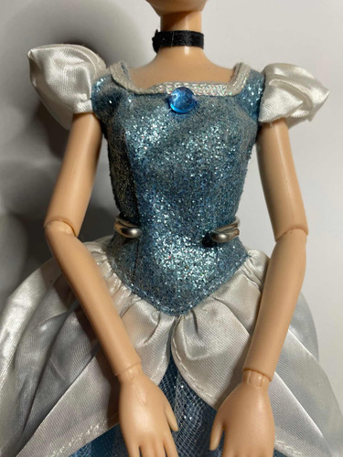 Muñeca Disney Store Cenicienta Brillantina Vestido Azul (Usado)