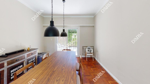 En Buena Zona Residencial, Chalet Totalmente Actualizado Con Lo Mejor, Jardin, Pileta.