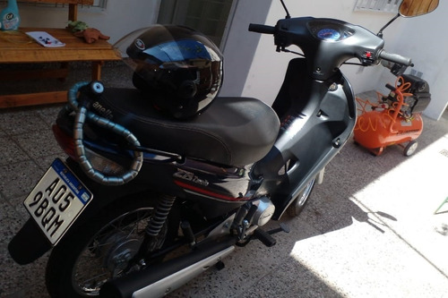 Imagen 4 de 6 de Zanella Zb 110 Cc Patentada Con Casco Y Cadena