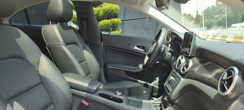Imagen 12 de 15 de Mercedes Benz Cla 200 Sport Con Techo 2019 Plata