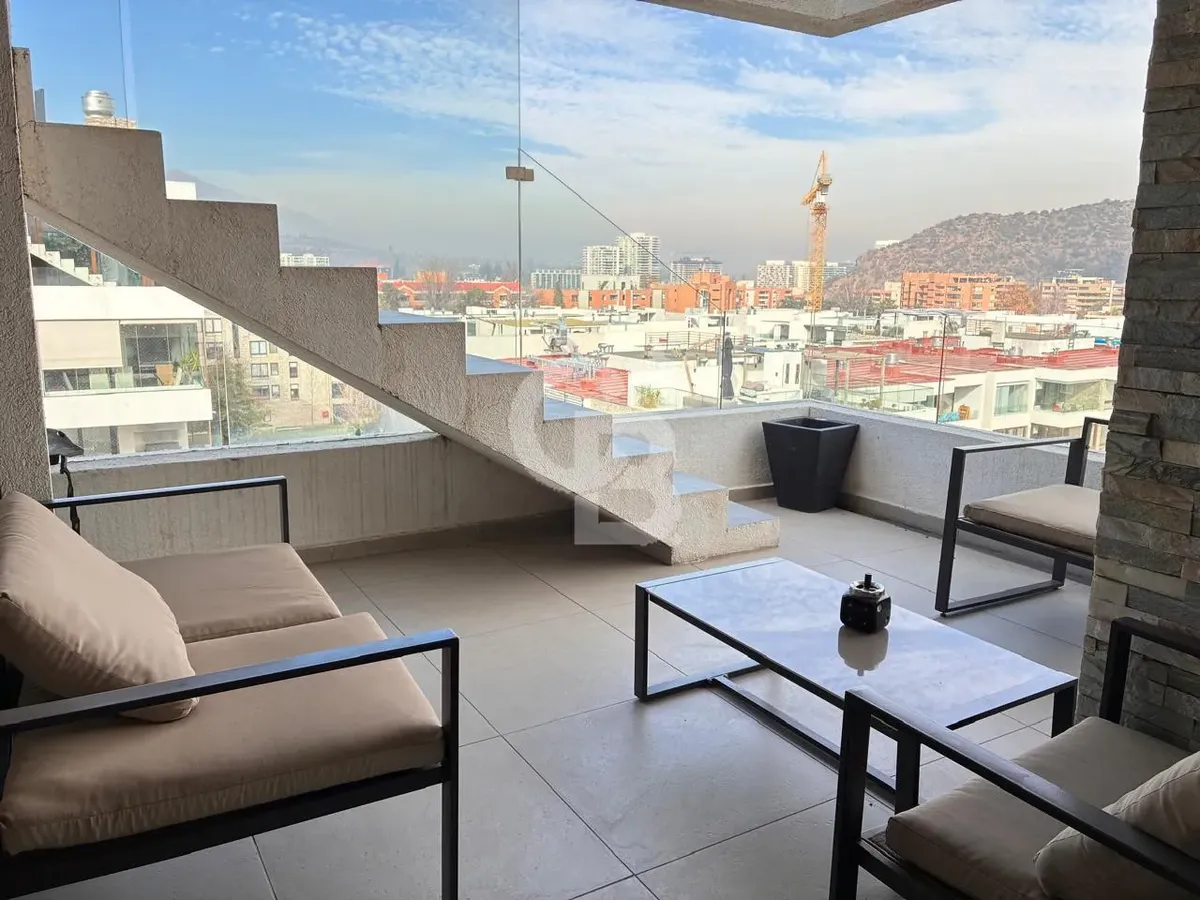 Imagen 5 de 15 de Penthouse Moderno Con Rooftop Y Vistas Despejadas