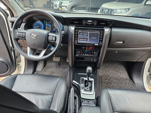 Toyota Fortuner 2.7l Mid