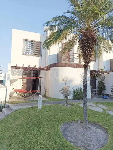 Casa En Venta Con Alberca A Tan Solo 20 Minutos Del Centro De Cuernavaca