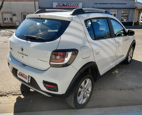 Imagen 4 de 8 de Renault Sandero Stepway 1.6 Dynamique 105cv 2017