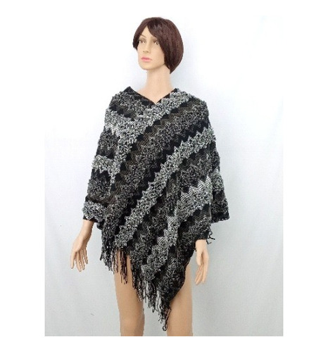 Poncho 15894 Negro Dimensiones: 80 X 95 Cm.  Yop