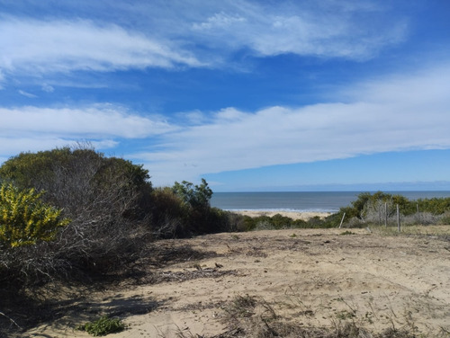 Se Ofrece En Venta Hermoso Terreno A Pasos Del Mar (punta Del Diablo)