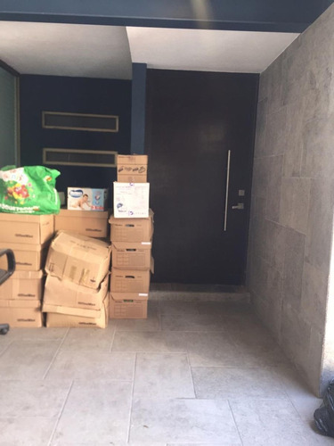 Imagen 2 de 26 de Casa En Venta En Privada Sobre Calle En Metepec