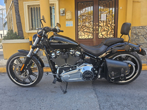 Harley Davidson Breakout