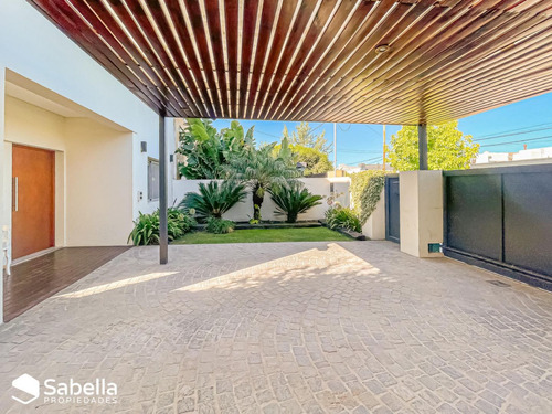 Venta De Casa En City Bell, Barrio El Quimilar