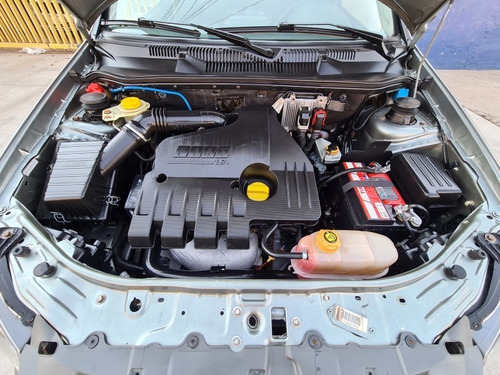 Imagem 13 de 14 de Fiat Strada Cab. Est. Strada Adventure 1.8/ 1.8 Locker Flex