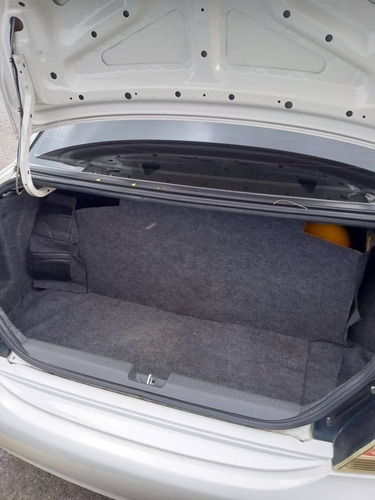 Imagen 12 de 14 de Mitsubishi Lancer Glx 1.6