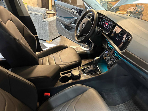 Imagen 10 de 25 de Volkswagen Vento 2021 1.4 Highline 150cv At No Passat Hybrid