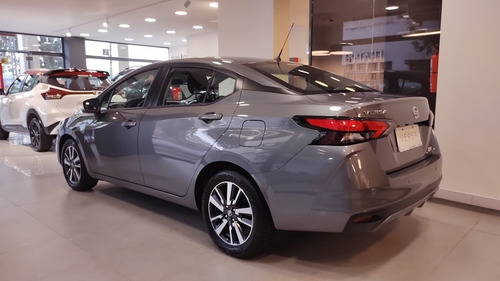 Imagen 15 de 25 de Nissan Versa Exclusive (c)