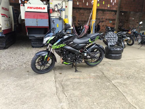 Ns 200 Fi Negra