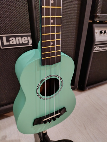 Ukelele Soprano Parquer Fzu.002 Con Funda (Usado)
