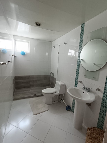 Moderno E Iluminado Apartamento De 231.83 Mt2, Finamente Amueblado.