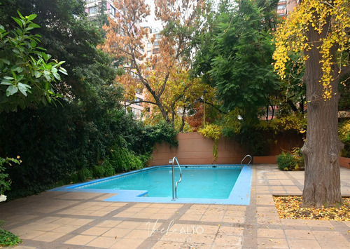Depto. En Venta 3 Dormitorios Las Condes/ Impecable / Vista