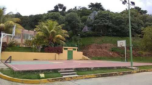 Clara Figueredo Vende Town House En Res. Le Fonti El Manantial, Naguanagua (math-191)