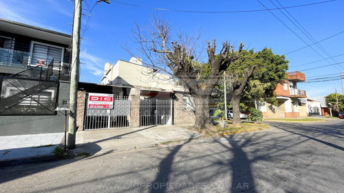 Casa 2 Dormitorios Venta - Munro