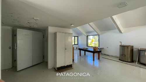 Venta Local 174m2 Planta. Elab. Cerveza, S/ruta, Villa La Angostura