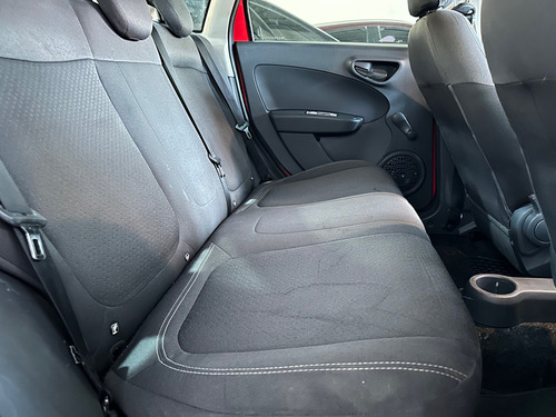 Fiat Grand Siena ATTRACTIVE 1.0 FLEX 8V 4P