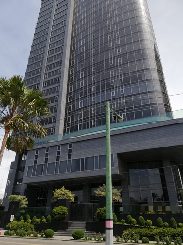 Apartamento En Venta En Los Cacicazgos Frente Al Parque Mirador Sur, La Zona Más Exclusiva De Santo Domingo, Republica Dominicana. Av.anacaona.