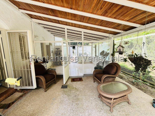 Se Ofrece En Venta Espectacular Y Lujosa Casa Quinta Ubicada En Cerro Verde