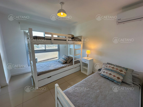 Apartamento En Venta 2 Dormitorios, Wind Tower, Punta Del Este.