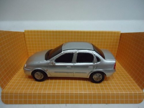 Chevrolet Corsa 4 Puertas 1/43 Alucinante