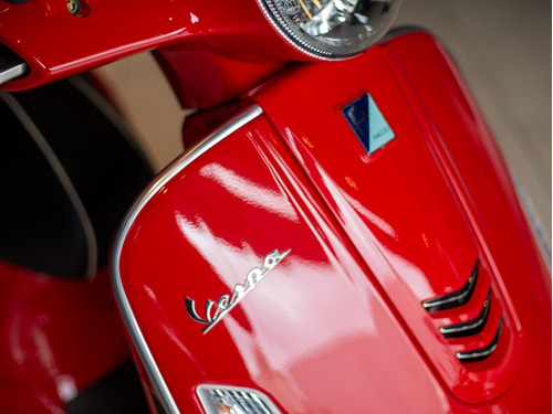 Imagen 23 de 25 de Vespa Gts 300 Super Roja Reserva Ya